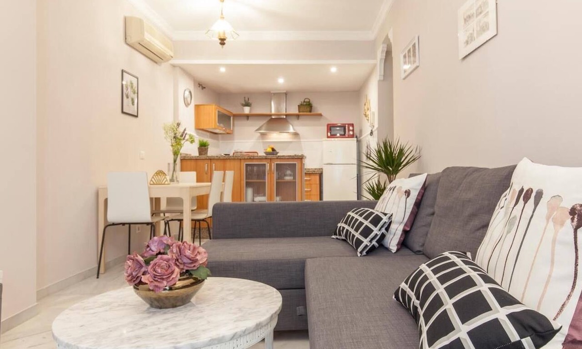 San Bartolome Apartment | Elegant 2 BR in the heart of Seville.A/C/WIFI AV