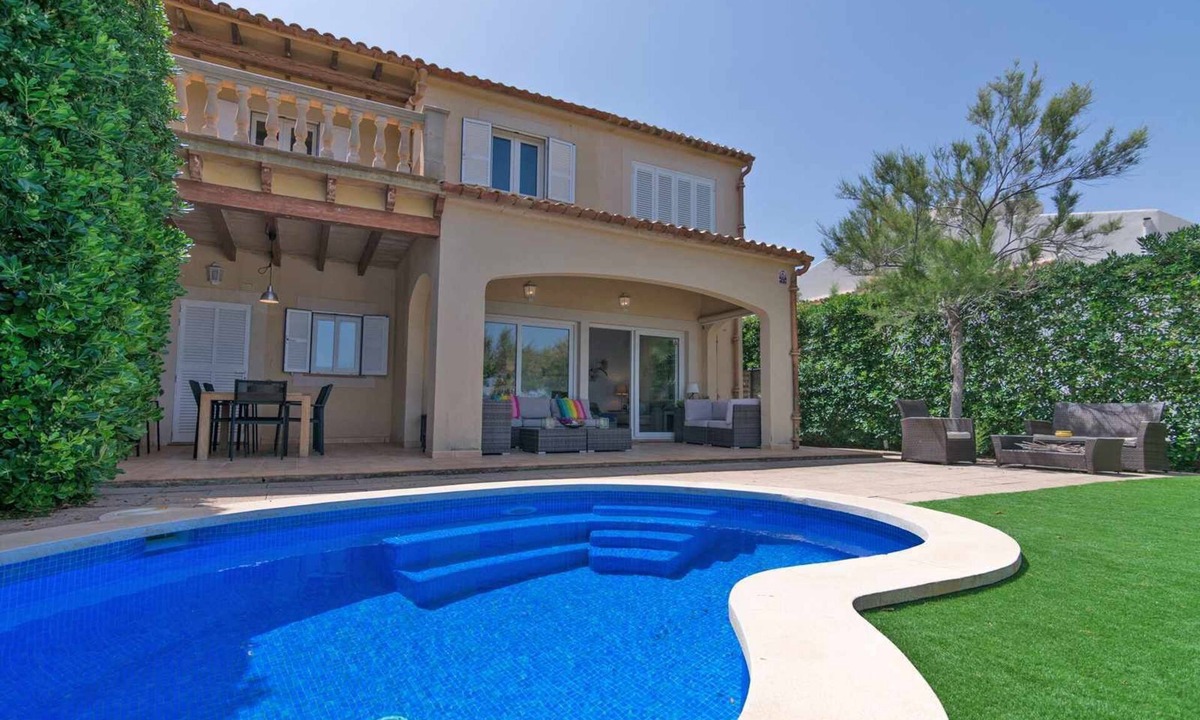 Urbanizacion S'Estanyol House | Embat, amazing house with pool close to the sea.