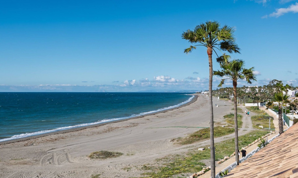 Saladillo-Benamara House | Estepona Beachfront Garden by Libehomes