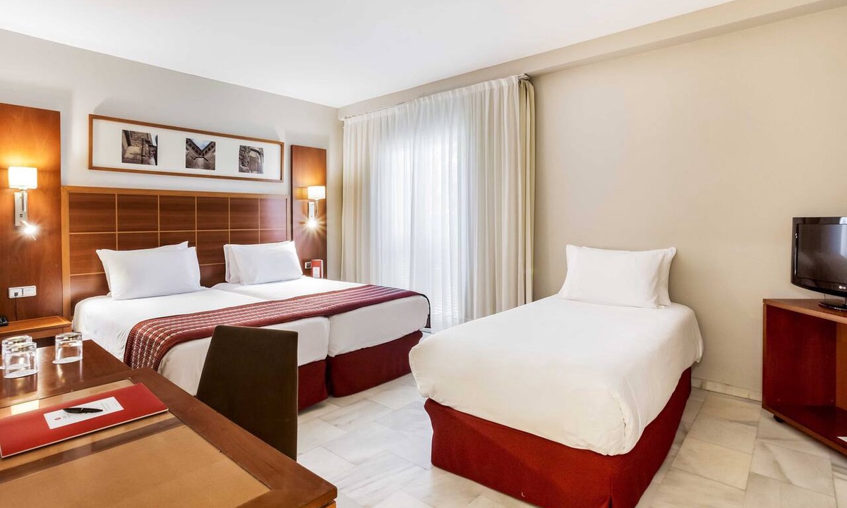 Distrito Norte Sierra Hotel | Exe Las Adelfas Hotel