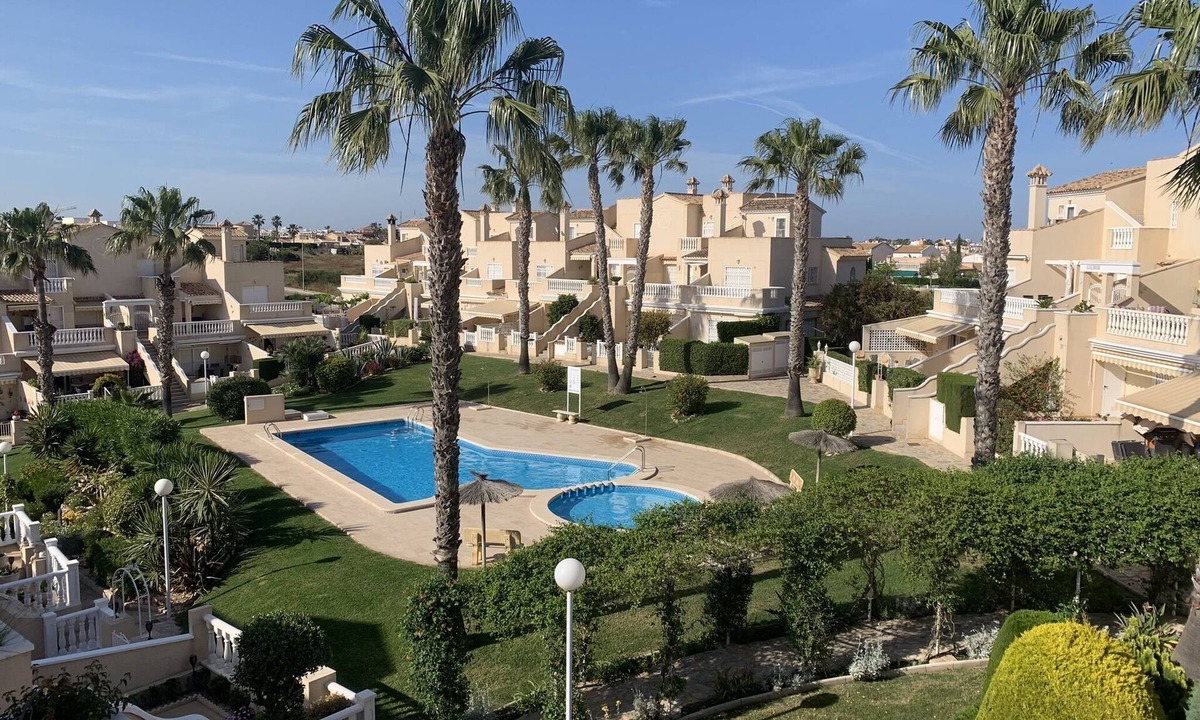 La Florida House | Family apartment in a closed urbanization with swimming pool.