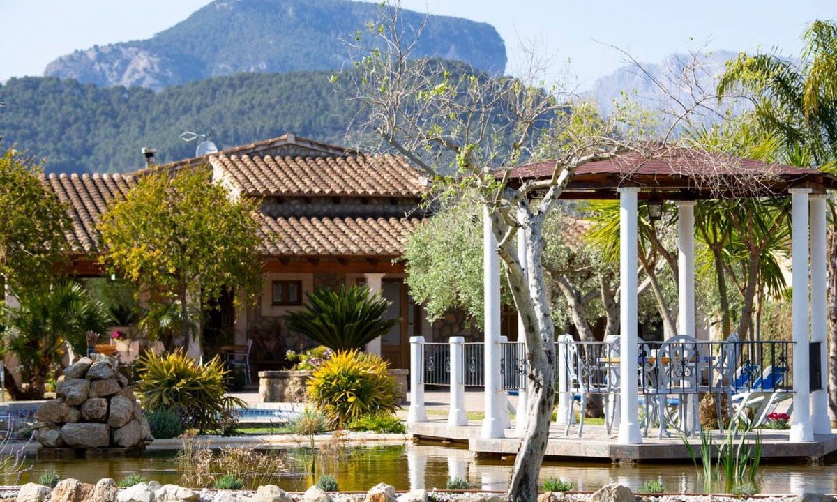 Binissalem House | Finca mit Tennisplatz und Schwimmbad by Interhome