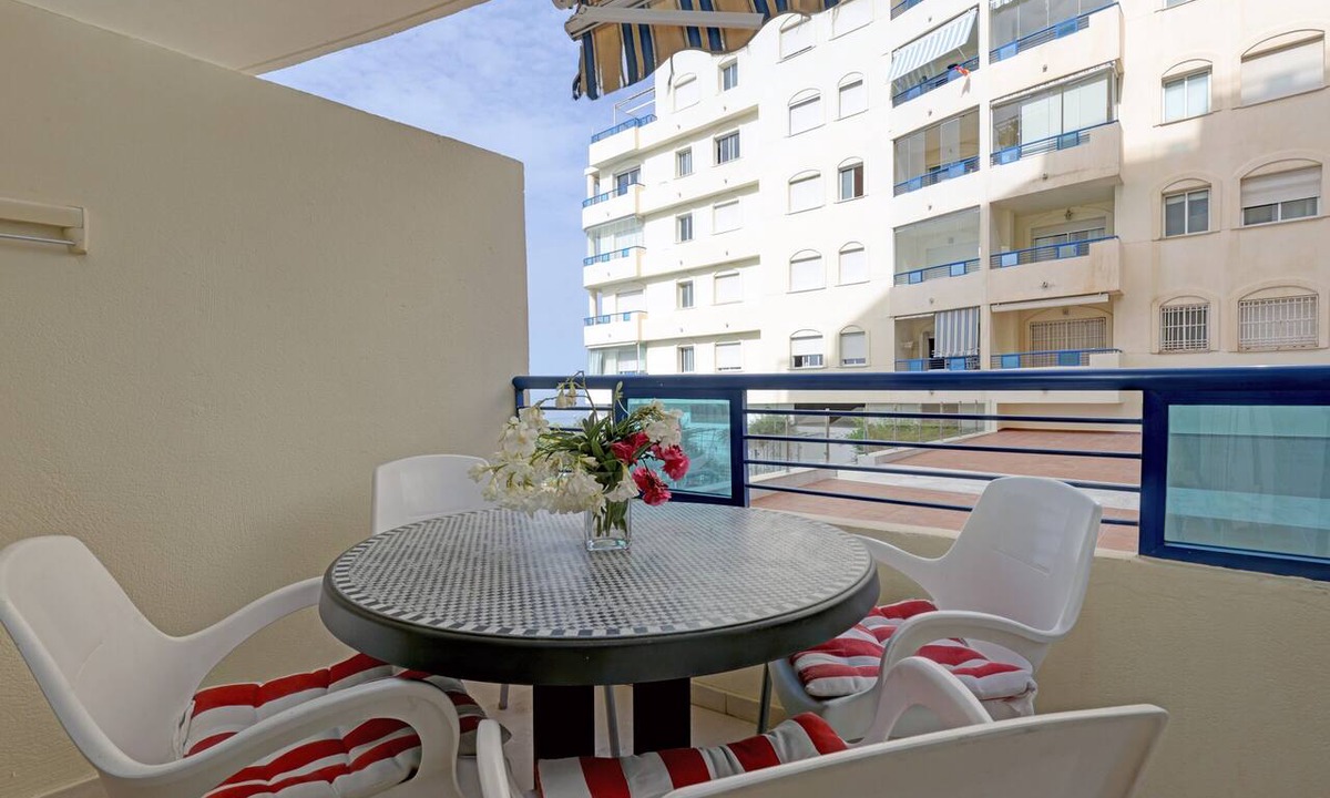Marbella Apartment | First Line Beach Apartment with Sea Views, Pool, A/C & Wi-Fi