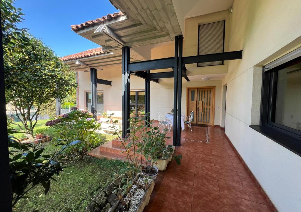 Llanes Villa | Gestiona2R- Casa grande para 12 en Llanes 6 dormitorios Jardín y espacio exterior