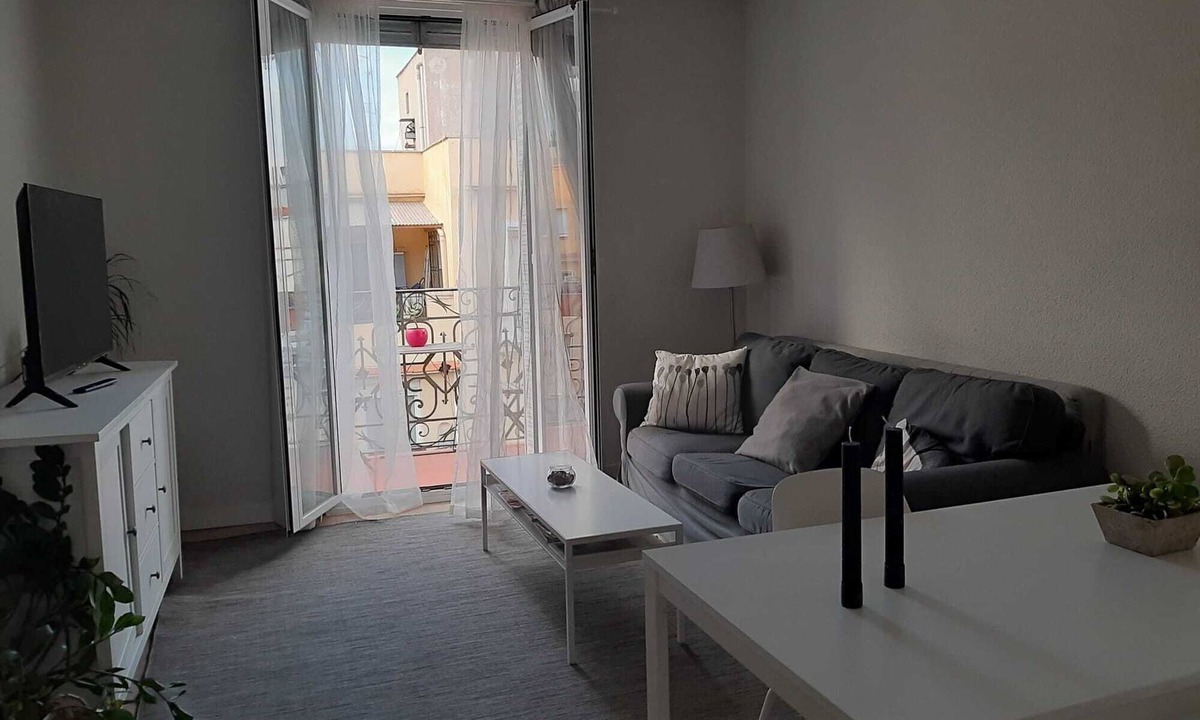 Castellana Apartment | Grand Appartement Clair et Lumineux Dans Quartier Tres Agreabke