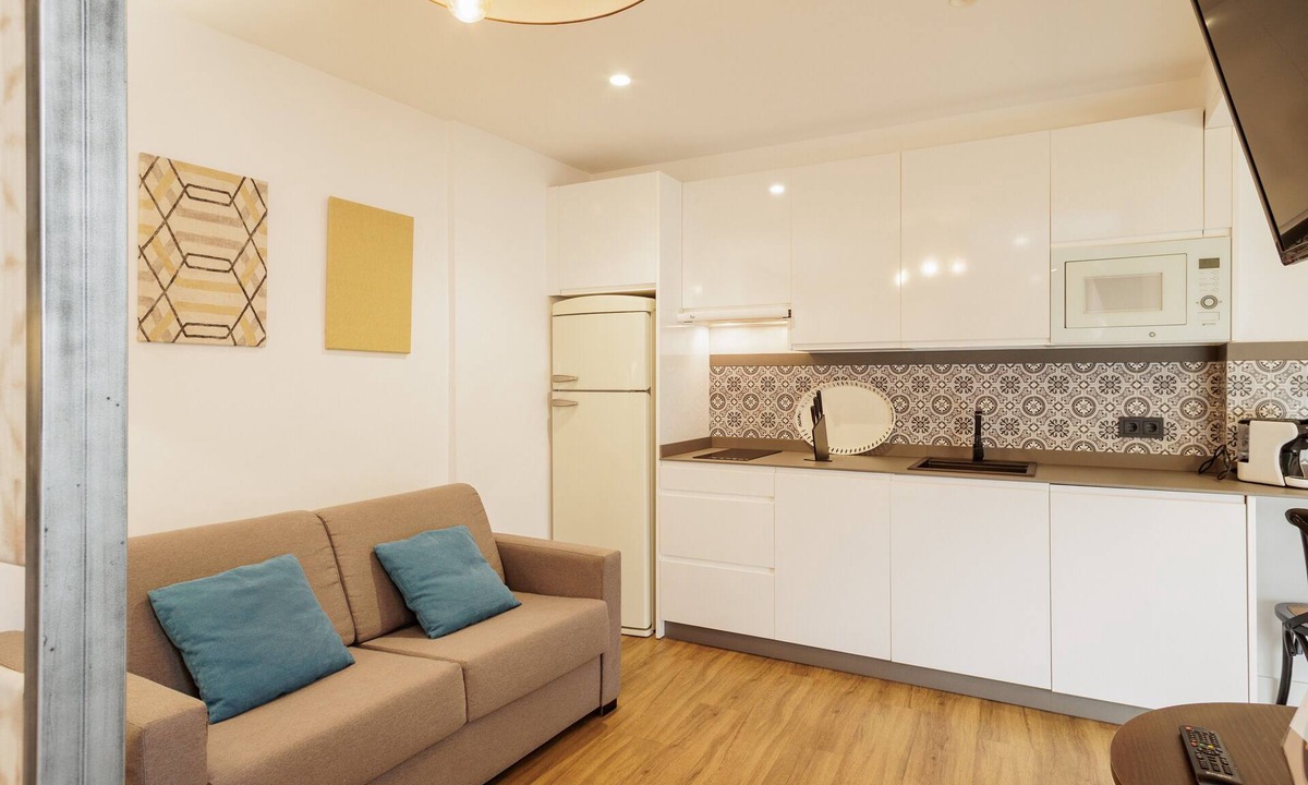 Museo Apartment | Guadalquivir Apartment: Seville Center, Private Balcony & Pool