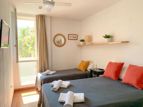 Portlligat House | Habitación céntrica con Aire Acondicionado Baño privado Nevera