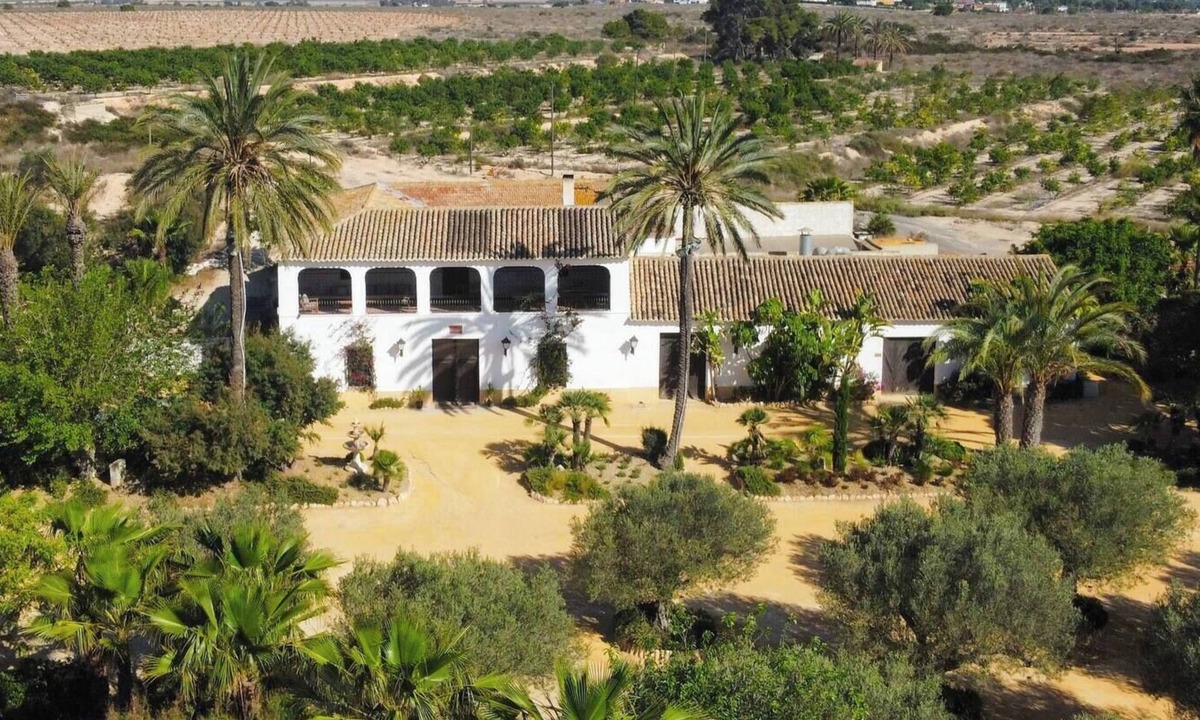 Los Arenales del Sol House | Historic Centenary Masia on Large Private Estate