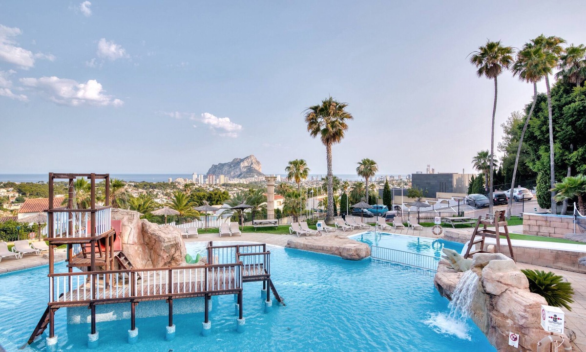 Casas de Torrat Apartment | Holiday Apartment "Clementina Imperial Park" with Sea View, Shared Pool & Wi-Fi