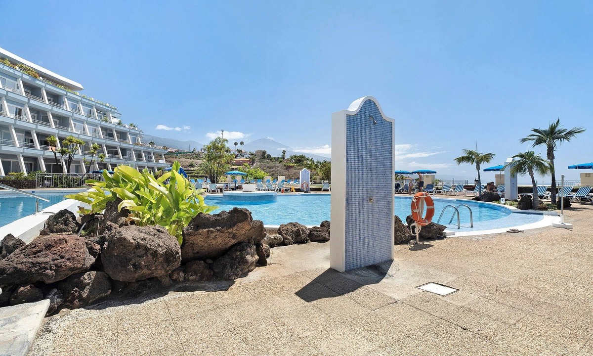 Santa Ursula Apartment | Holiday Apartment "La Quinta" with Sea View, Shared Pool & Wi-Fi