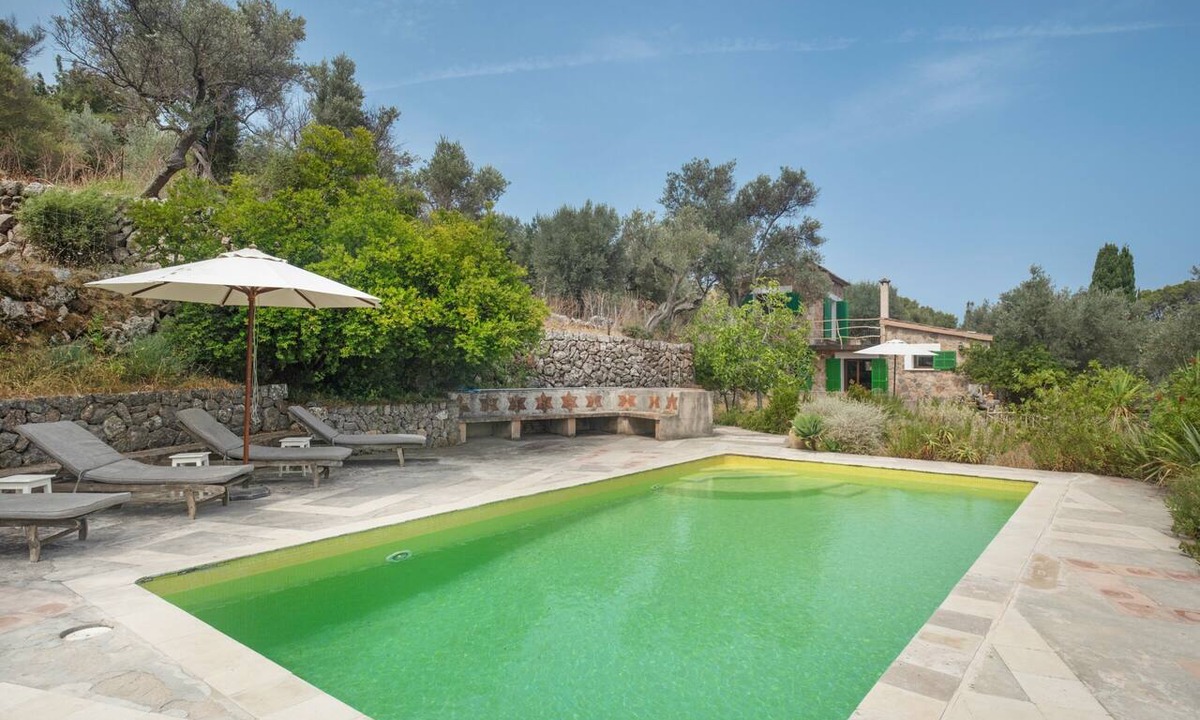 Soller House | Holiday Home 'Can Carabá' with Mountain Views, Private Pool, and Wi-Fi