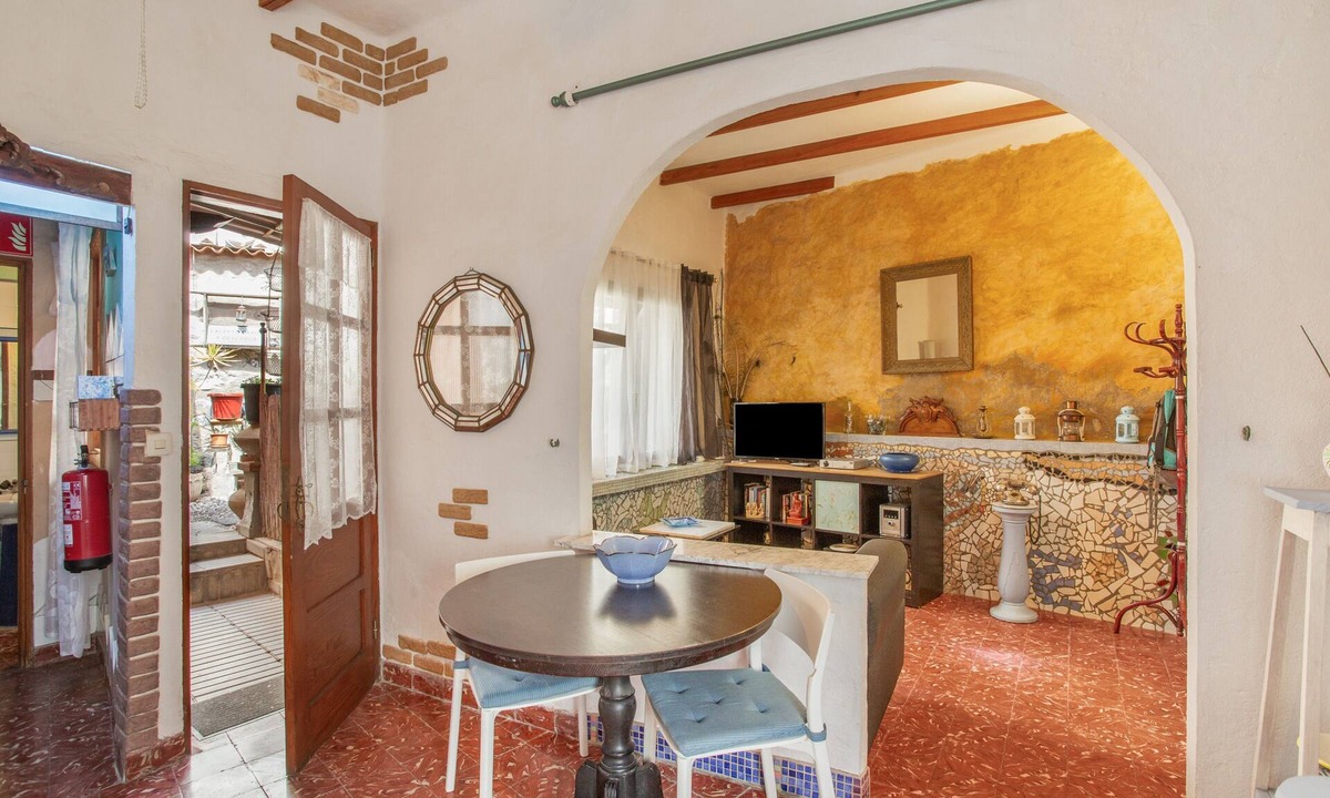 Telde House | Holiday Home 'Casa Rustica San Francisco 3' Terrace, Garden, Wi-Fi