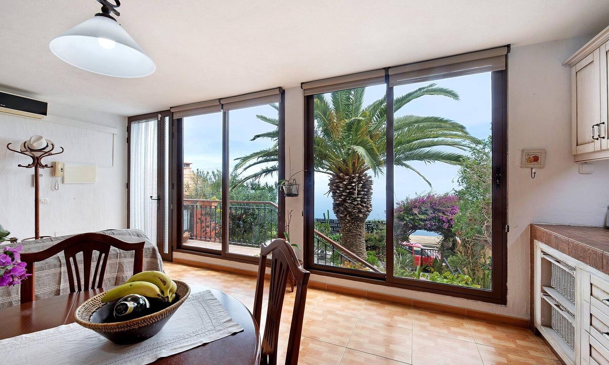 Fuencaliente de la Palma House | Holiday Home "Casa Titi" with Sea View, Private Terrace and Wi-Fi