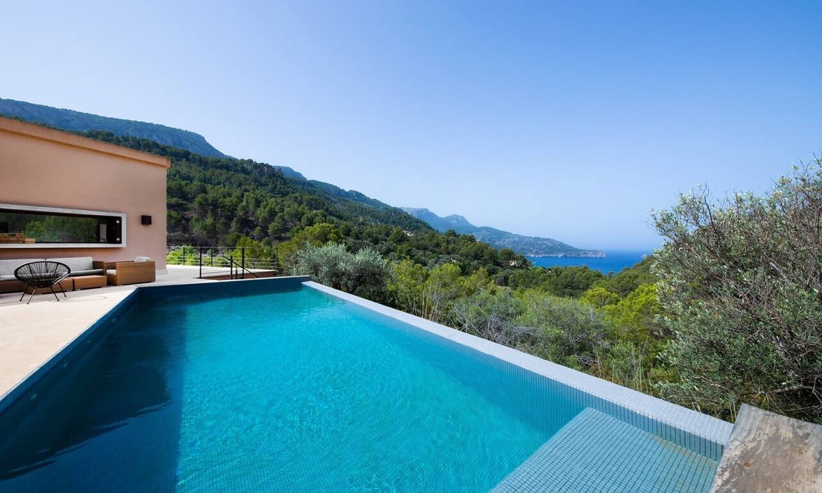 Soller House | Holiday Home 'Dream Property In Alconasser' with Sea View, Pool, Terrace & Wi-Fi