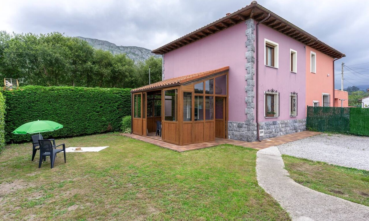 La Portilla House | Holiday Home 'El Cañu' with Mountain Views, Private Terrace and Wi-Fi