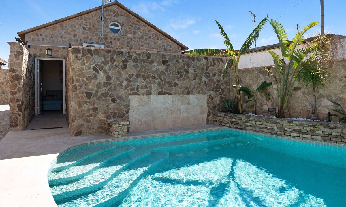 Conil de la Frontera House | Holiday Home 'El Cortijo de Claudia - Adults only' with Mountain View, Shared Pool and Wi-Fi