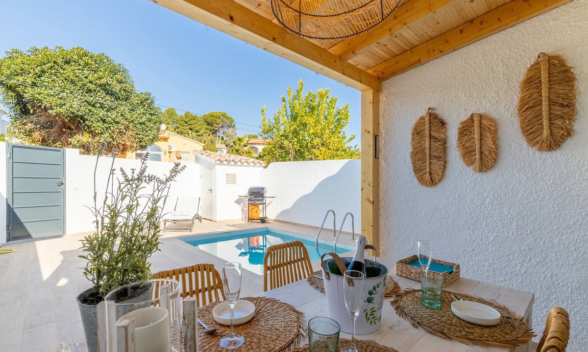 Moraira House | Holiday Home "El Pinito Moraira" with Private Terraces, Private Pool & Wi-Fi