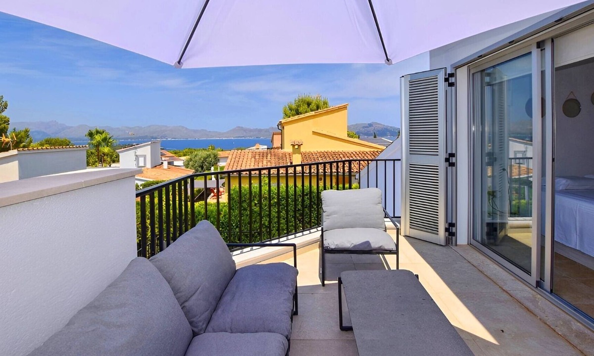 Alcudia House | Holiday Home 'La Calma - Solar 193' with Private Pool, Wi-Fi and Air Conditioning