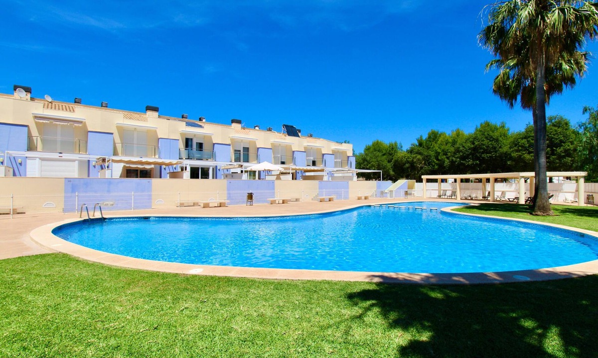 Vergel Apartment | Holiday Home 'Grecia' with Mountain View, Wi-Fi and Air Conditioning