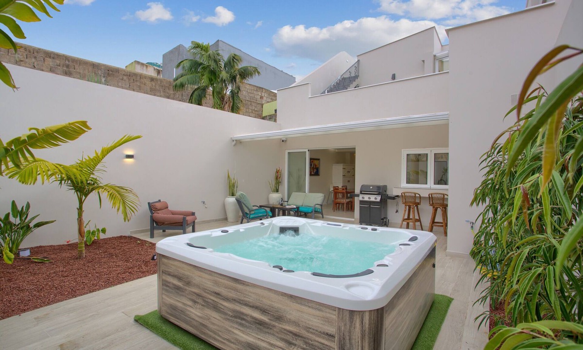 La Orotava House | Holiday Home 'Mojo Surf Yoga House' with Sea Views, Private Terrace and Wi-Fi