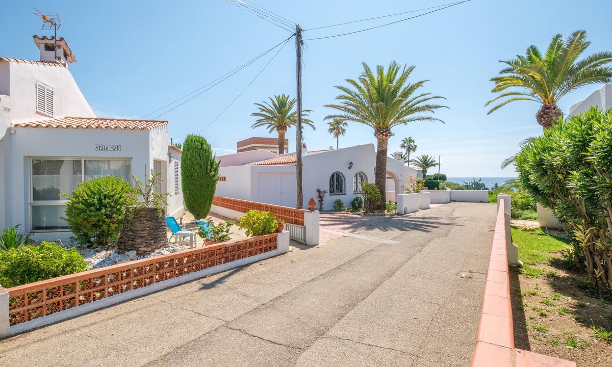Vinaros House | Holiday Home Vistamar 4 with Sea Views, Garden and Wi-Fi