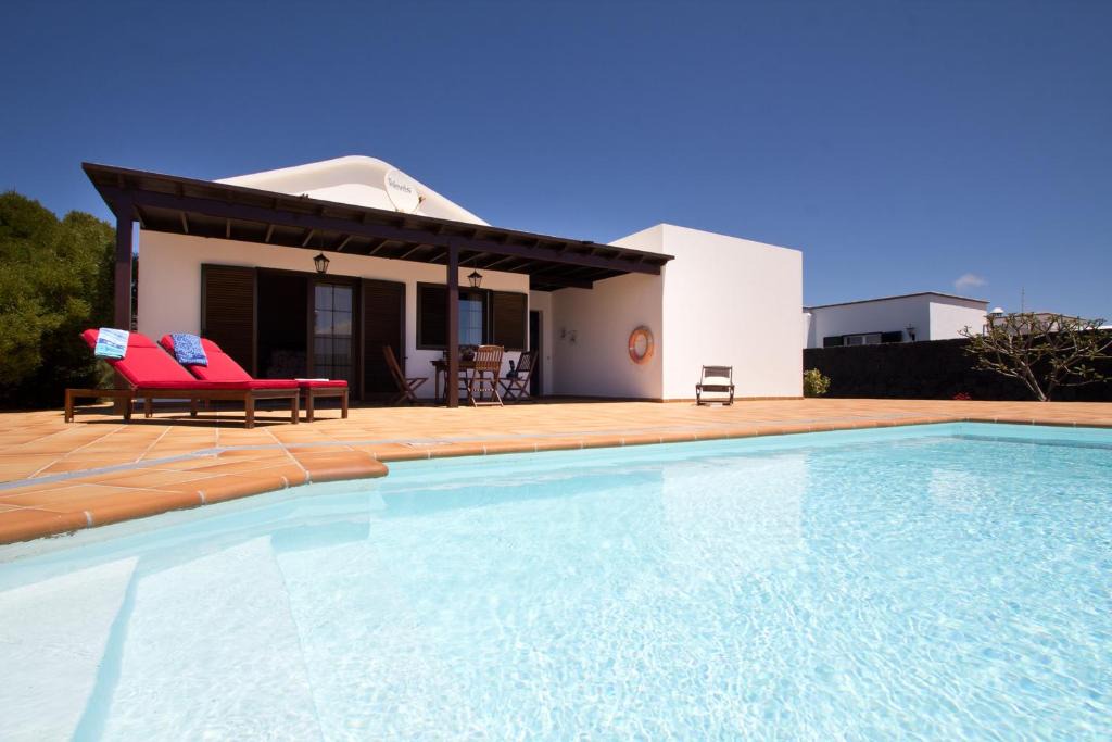 San Bartolome Villa | Holiday Villa Campesina with Private Pool