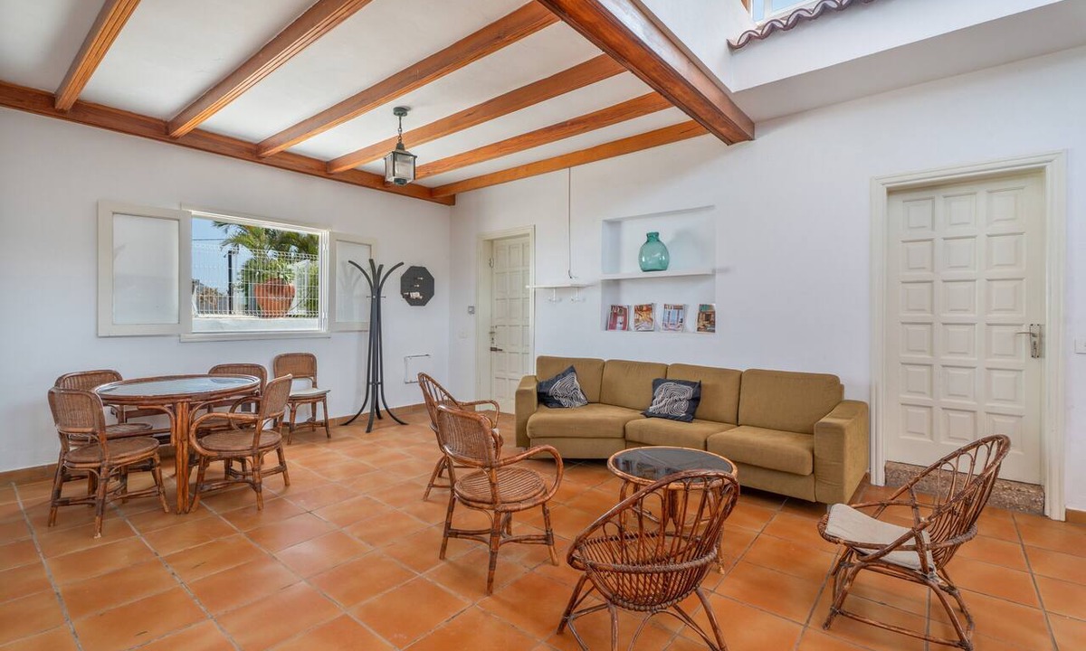 Arafo Villa | Holiday Villa 'La Hacienda' with Sea and Mountain Views
