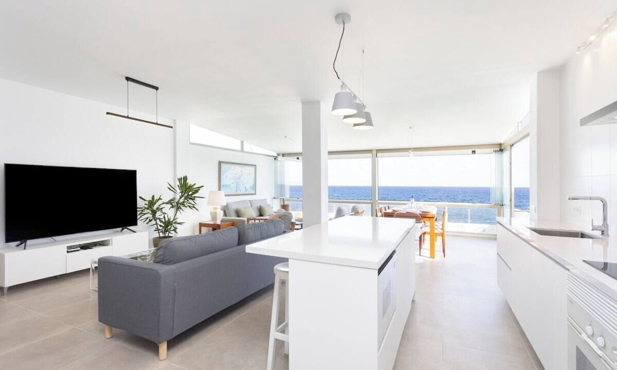 Las Caletillas Ski Chalet | Home2Book Stunning Sea Views House, Private Pool