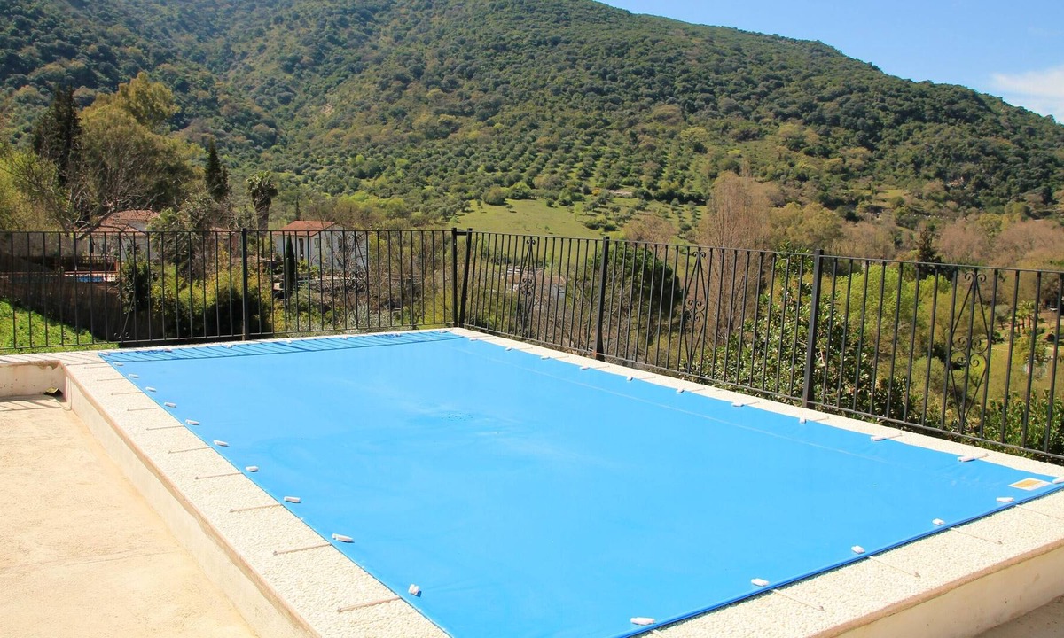 Benamahoma Villa | Homerez - Big villa for 10 ppl. with swimming-pool and terrace at Benamahoma