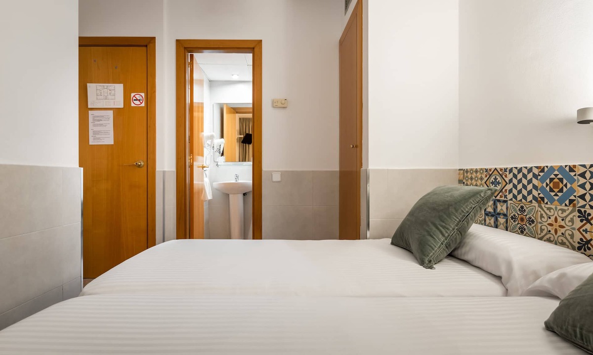 Hostafrancs Hostel | Hostal Baler
