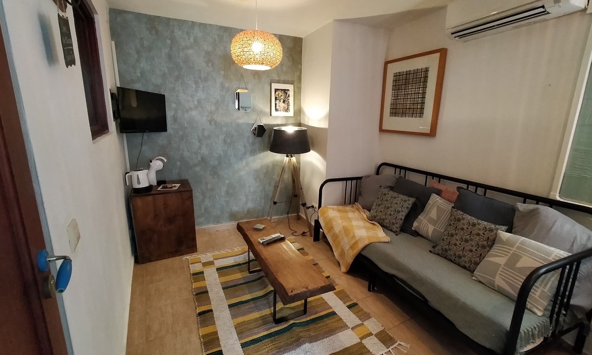 Peniscola Old Town Hostel | Hostal Dios Esta Bien