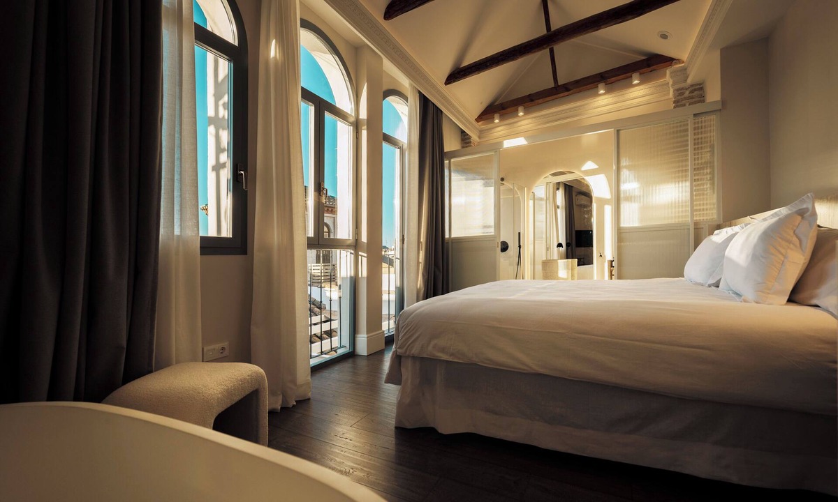 Central District Hotel | Hotel Boutique Escudo del Carmen