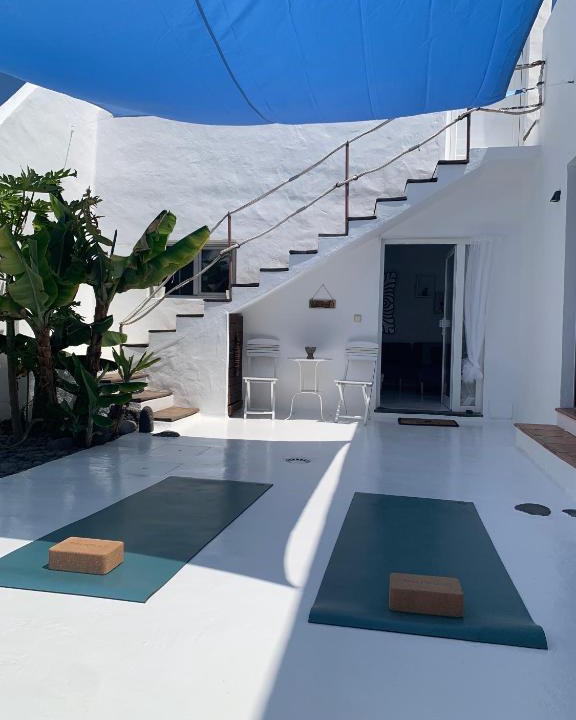 Tinajo Apartment | Inneris (Yoga & Mindfulness) Home Experience