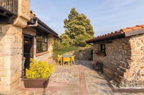 San Vicente de la Barquera House | La Casa Del Medio