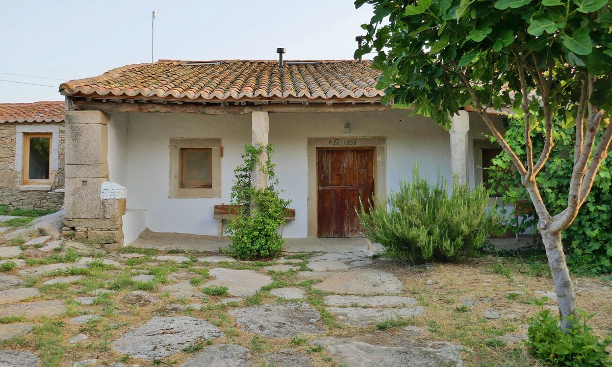 Salce House | La Casa De Salce – Rural House in Zamora for 13 Guests with Garden
