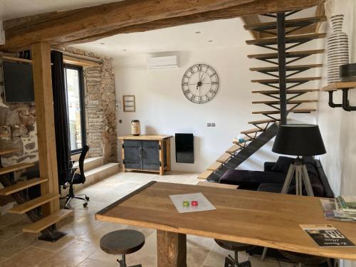 Avallon House | La Grange