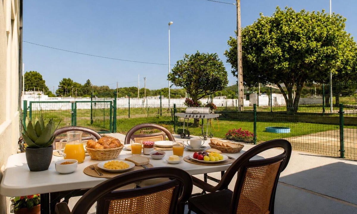 Navia House | La Oca: Holiday Home for 4 with a Patio Near Navia's Beaches