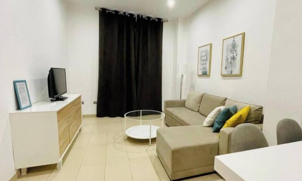 Centro - Sagrario Apartment | La Perla Reyes Catolicos Living: Standard Apartment