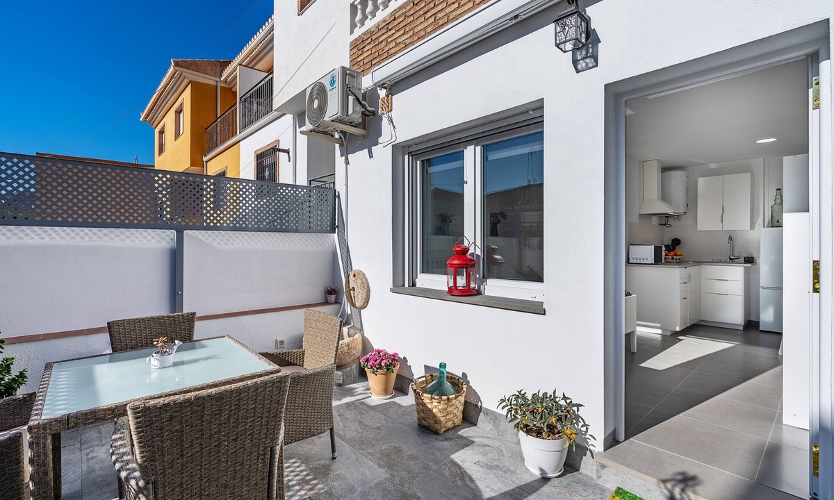 Melegis Apartment | Loft A'ca La Puri en Melegís with Private Terrace, Wi-Fi, and Air Conditioning