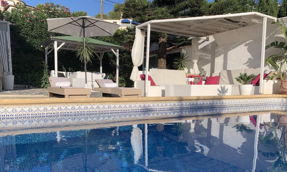 Fanadix Villa | Luxe Villa Futura, 3 bedrooms, 3 bathrooms (modern), Private swimming pool, Wifi