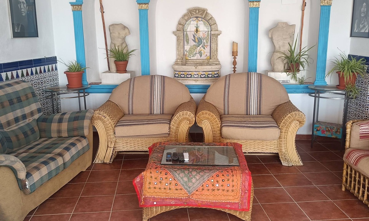Bacor House | Luxury Basecamp in the epicenter of Geoparque de Granada.accomodates up to 12.