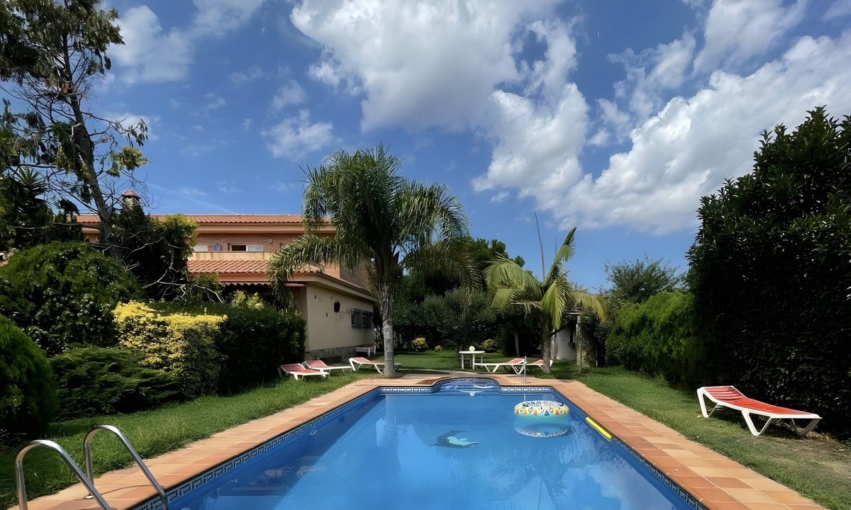 Santa Susanna House | Magnificent villa in Santa Susanna, 100m from the beach, with pool and privacy