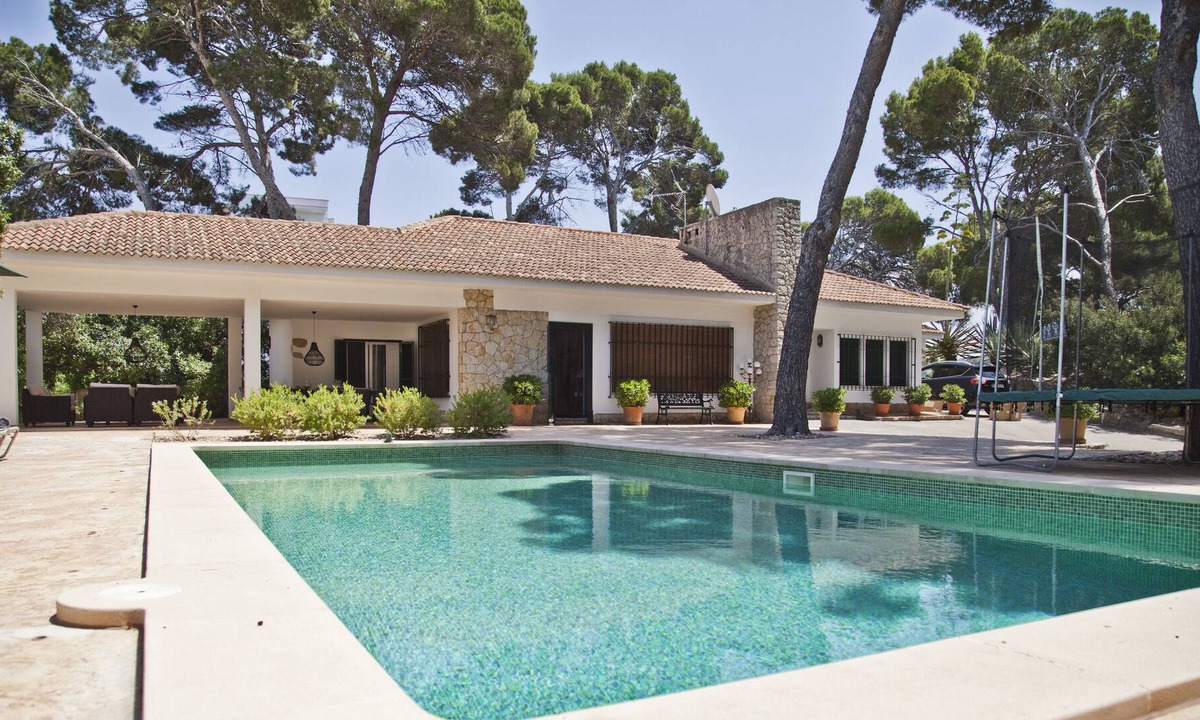 Les Meravelles Villa | Magnificent villa with private pool in Arenal beach