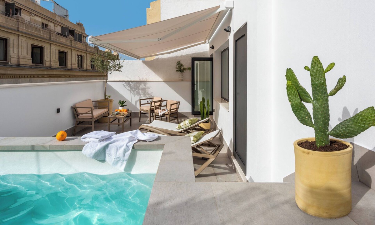 Historical Center Ski Chalet | Magno Apartments Cabo Noval Luxury House