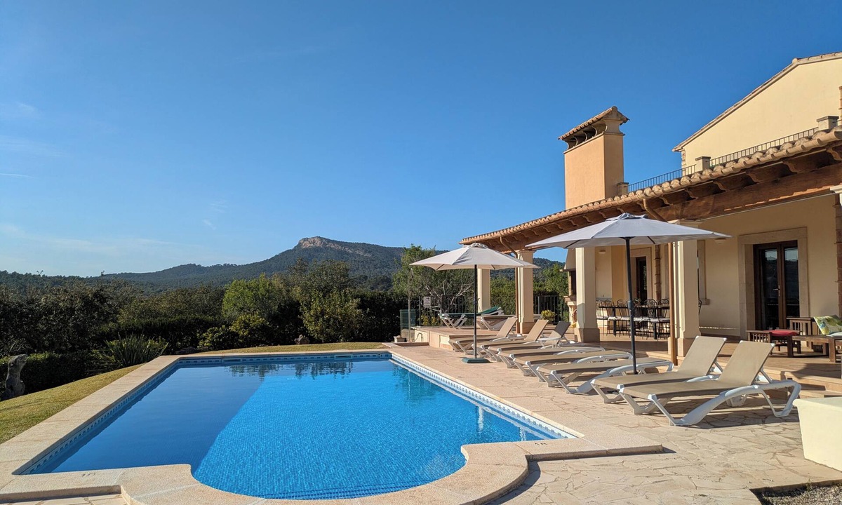 Manacor House | Mallorcan house with pool, garden, barbecue and WIFI near the beach