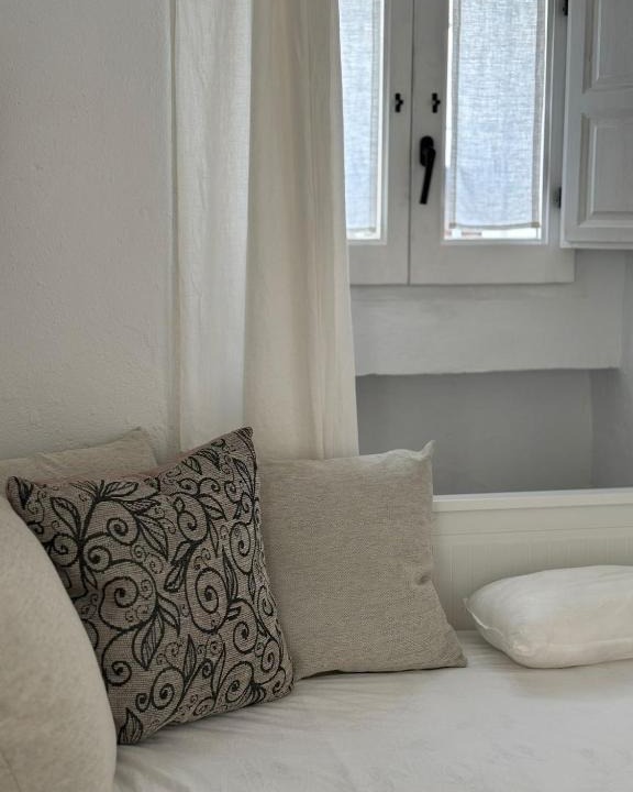 San Ambrosio Apartment | Mini Hibiscus