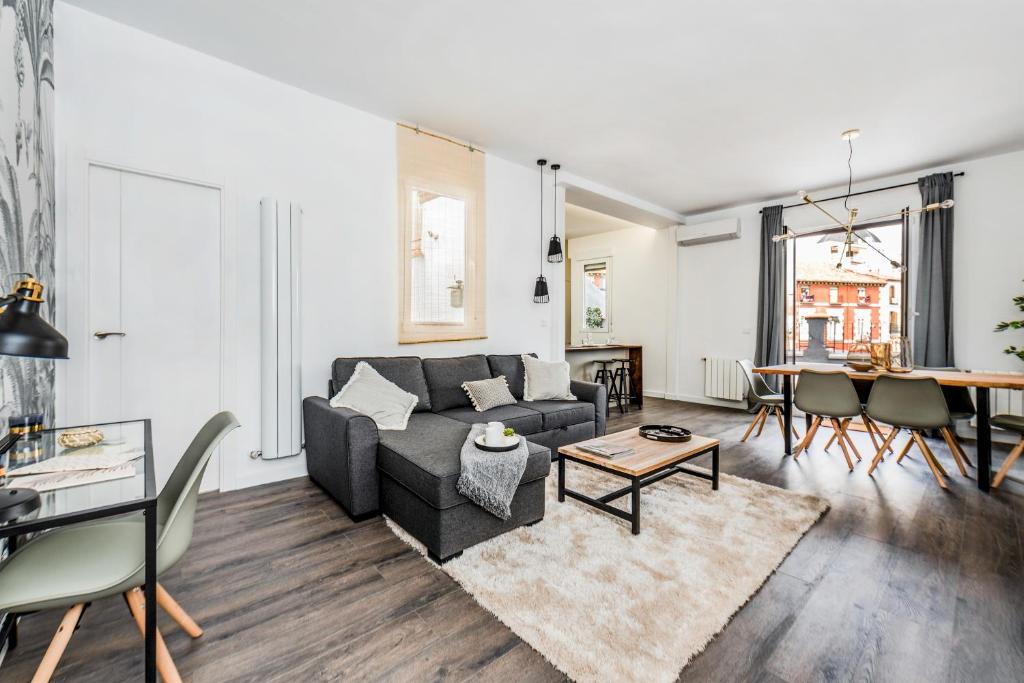 Barrio de La Latina Apartment | MintyStay - La Latina Terrace 3 BD