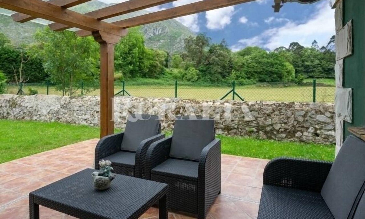 La Portilla House | Mirando al Cuera (Green) - apartment with pool in Piedra (Llanes)