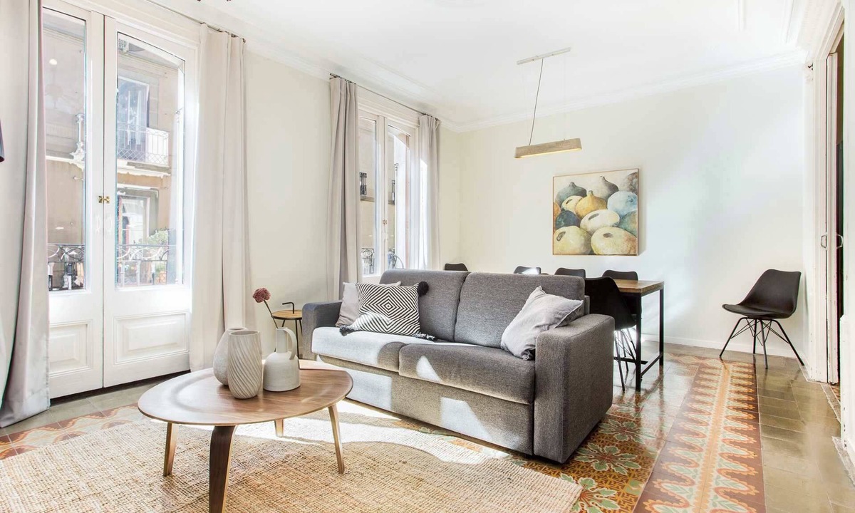 El Raval Apartment | Next to the beach - Las Ramblas 4 bedroom with balcony