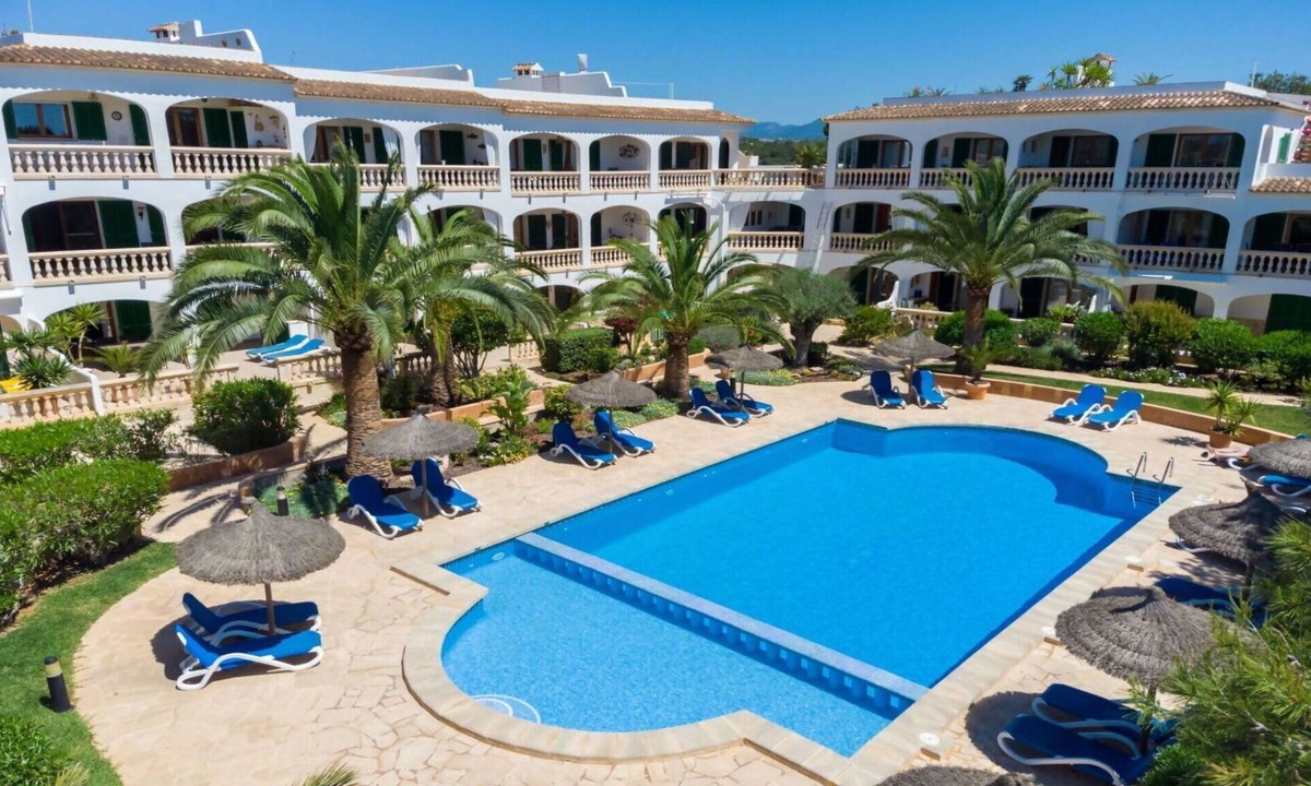 Cala Santany Apartment | Nice apartment for 4 guests with WIFI, pool, A/C, TV and terrace